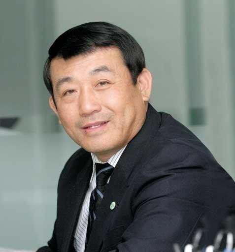 他生于湖北状元之乡，留学日本发现商机，获马云投资，却一夜破产